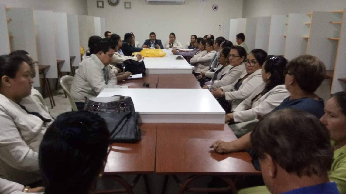 Maestros hablaron que estudiantes no podrán seguir llevando sus motos al colegio de bachillerato "DR. Camilo Gallegos Dominguez"