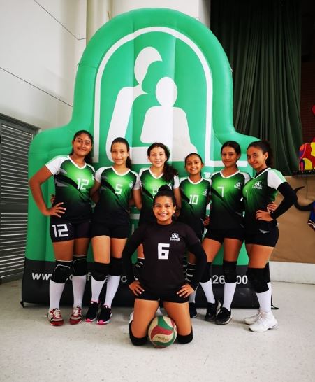 EQUIPO DE VOLEIBOL COLEGIO COMFENALCO 
