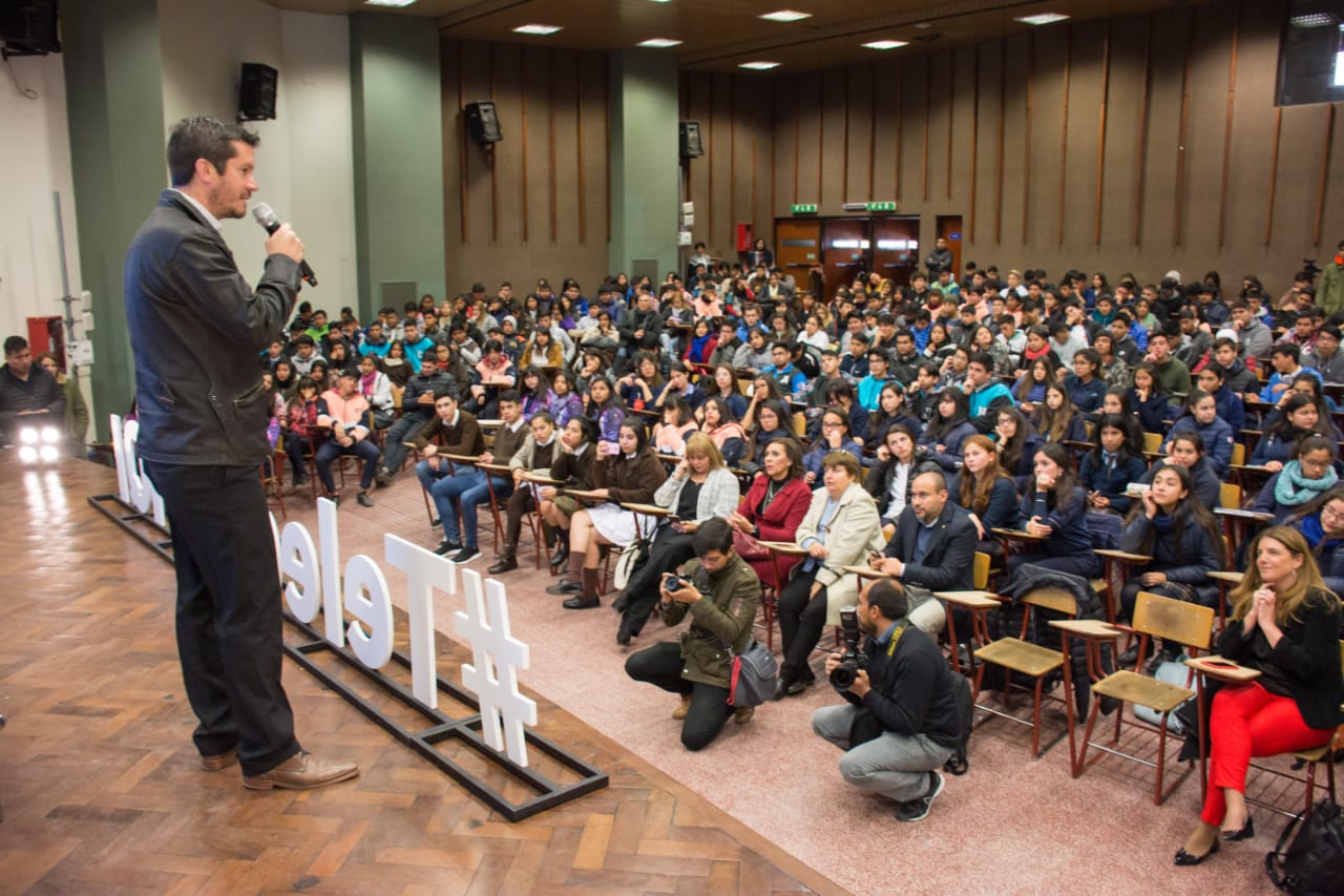 Jóvenes innovadores buscan despertar en otros la vocación digital