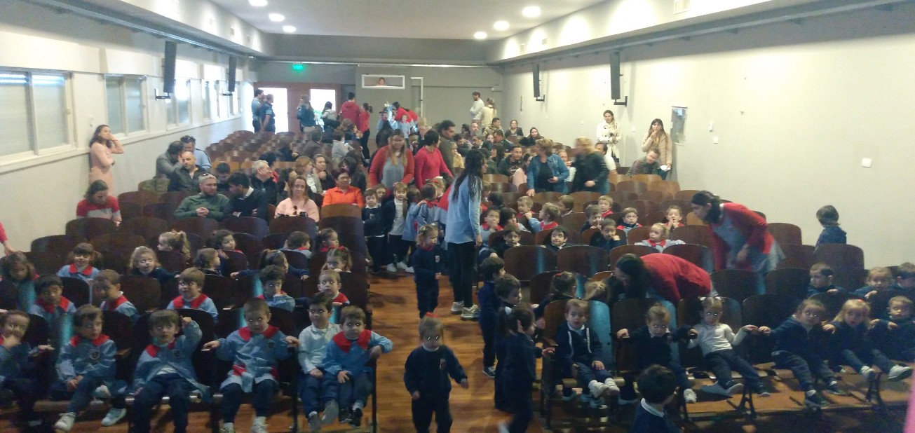 ÚLTIMO MOMENTO...Llegó el día del acto... FELIZ DÍA A TODAS LAS SEÑOS