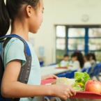 LOS ALMUERZOS ESCOLARES LLEGAN A FE Y ALEGRIA