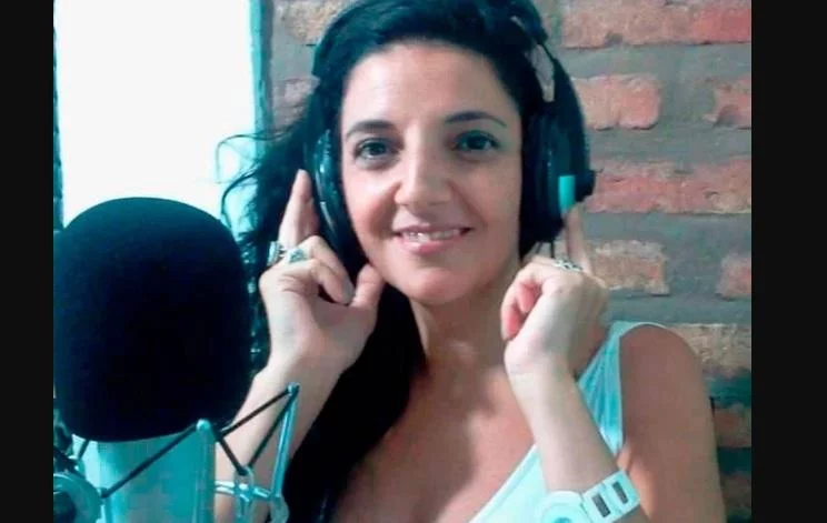 Locutora de radio fue agredida por su jefe y salió todo al aire: una oyente llamó al 911