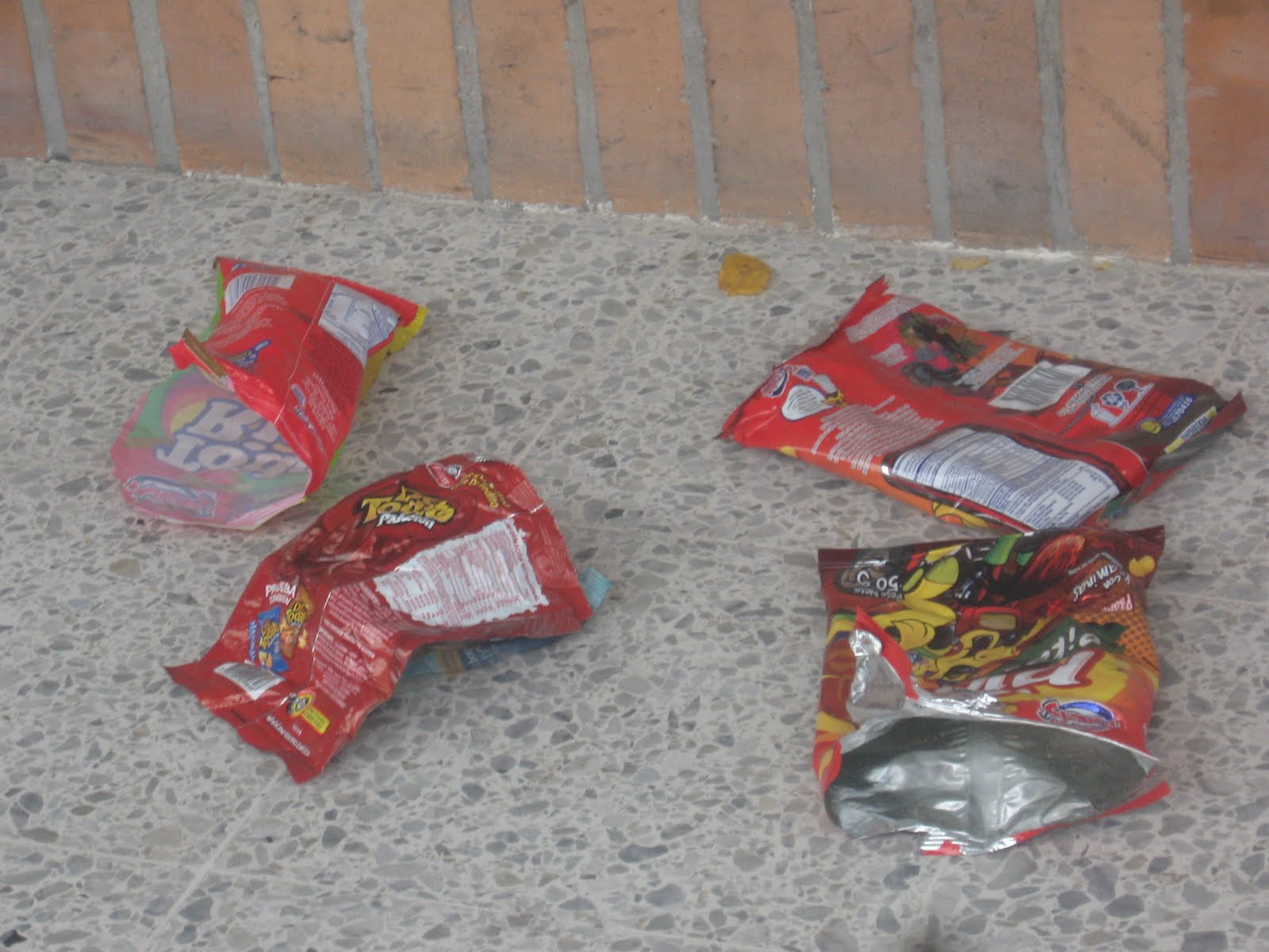 ¿PROBLEMAS DE BASURA EN EL COLEGIO SAN IGNACIO?