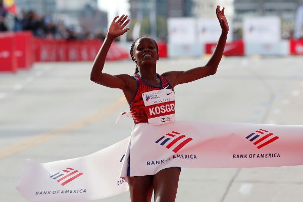 Otra de las zapatillas muelle de Nike: Brigid Kosgei destroza el récord mundial femenino de maratón