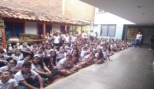 EN LA BIBLIOTECA MUNICIPAL.