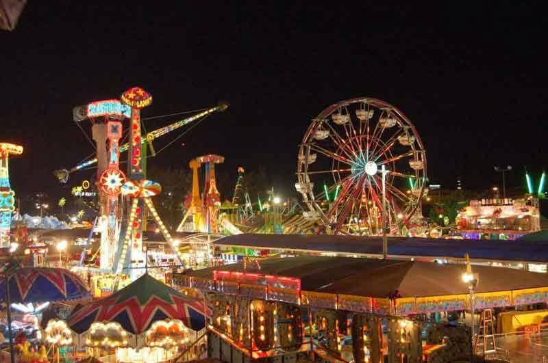 Ven a conocer la Feria de las Fresas Irapuato, un lugar donde podras convivir y disfrutar con familiares y amigos.