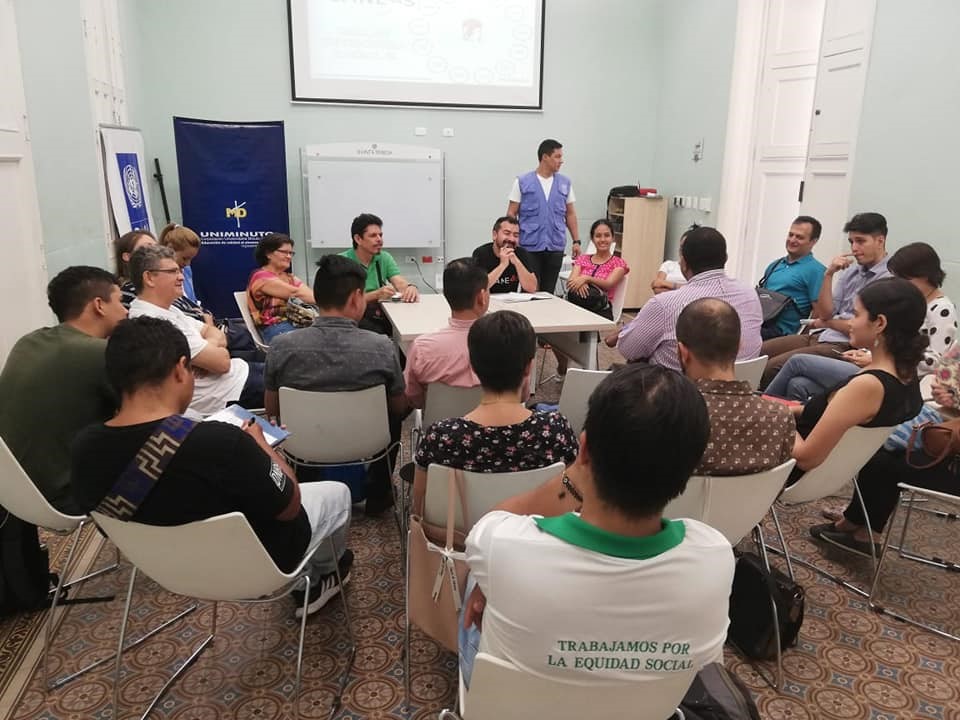 Taller sobre estrategia radial para emprendedores de la ruta naranja.