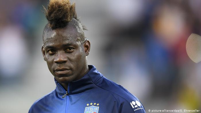 RACISMO: FANÁTICOS DE FORZA NUOVA CONTRA BALOTELLI