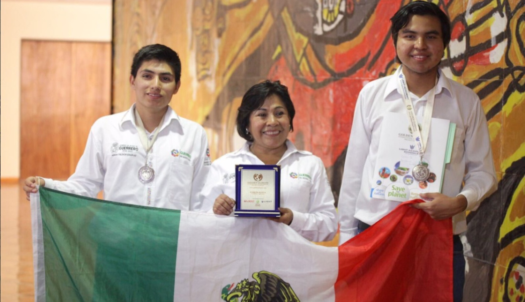 Estudiantes del CETis y CBTis crean pegamento ecológico 