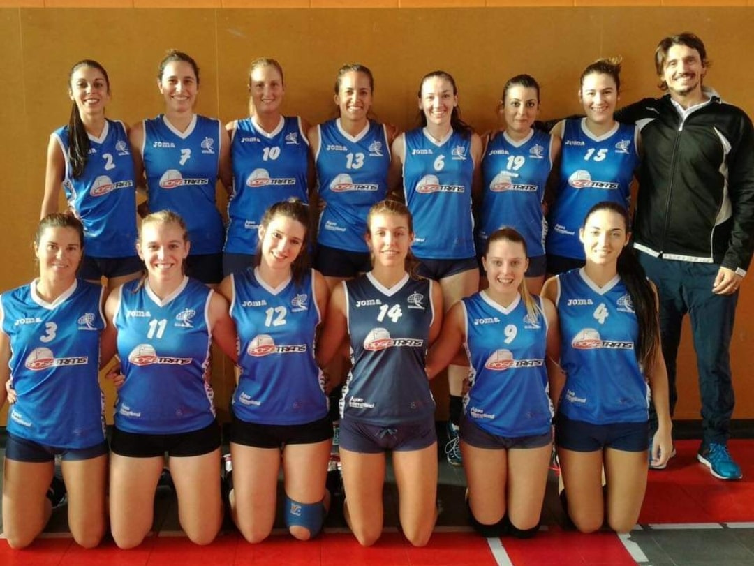 Equipo de vóley femenino de Sant Esteve Sesrovires en la cima del éxito