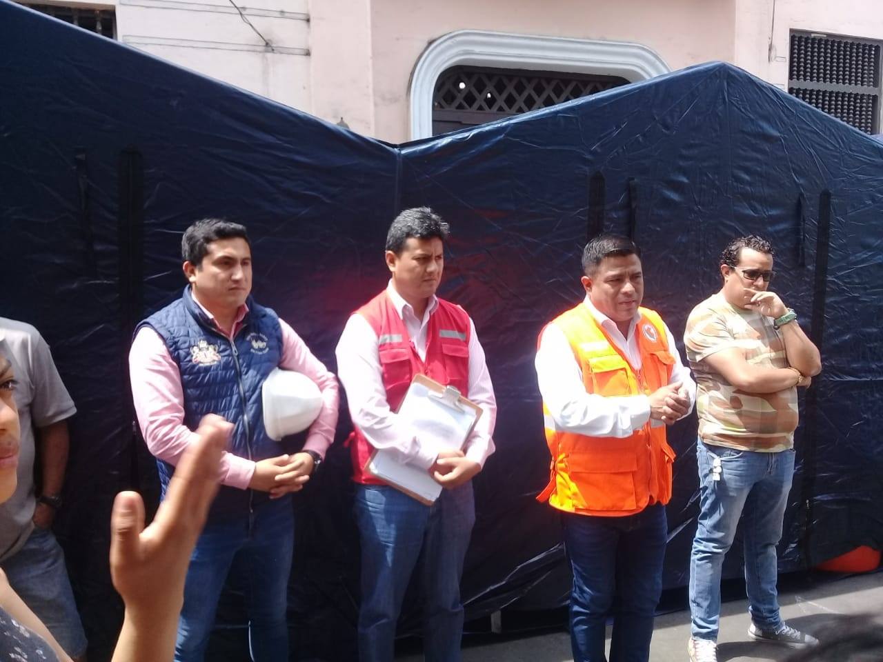 LRPnoticiasD || MUNICIPALIDAD DEL RIMAC BRINDA CARPAS A LOS DAMNIFICADOS DEL INCENDIO EN EL DISTRITO DEL RIMAC.