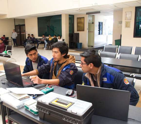 Concurso de electrónica en la UTA