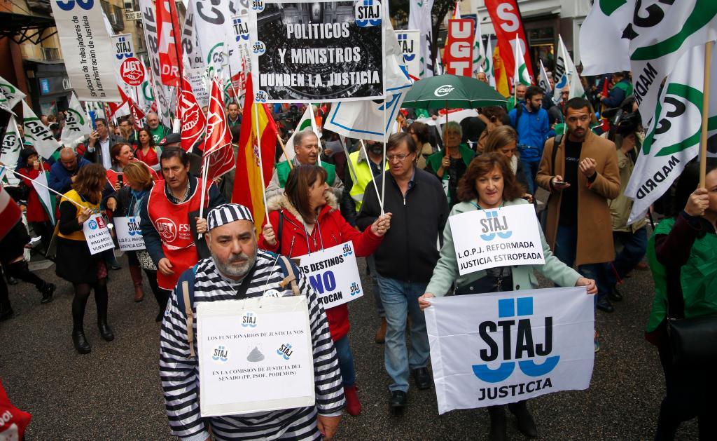 El Gobierno aprobará este martes la subida salarial a los funcionarios para tratar de llegar a la nómina de enero