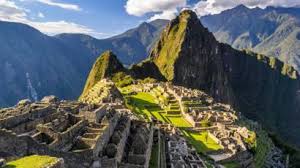 Seis turistas la cagan en Machu Picchu