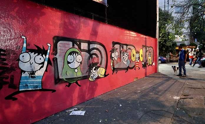Mural de Sarah Anders vandalizado