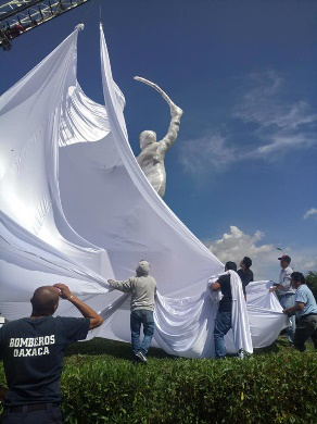 INAUGURAN ESTATUA DE VICENTE GUERRERO EN CUILAPAM