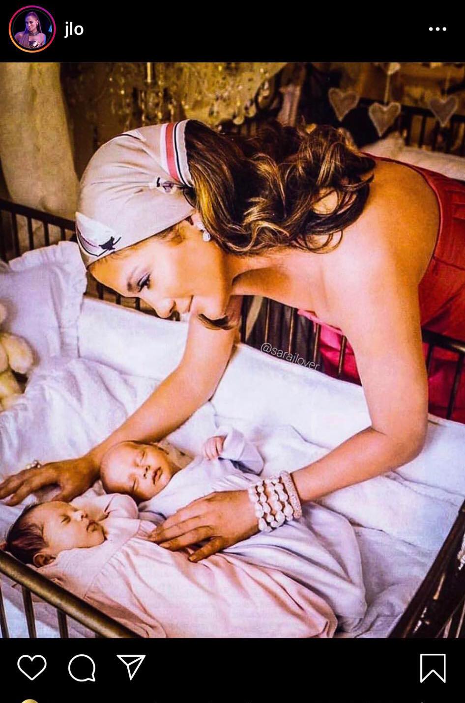 JLO FELICITA CON AMOR A SUS HIJOS