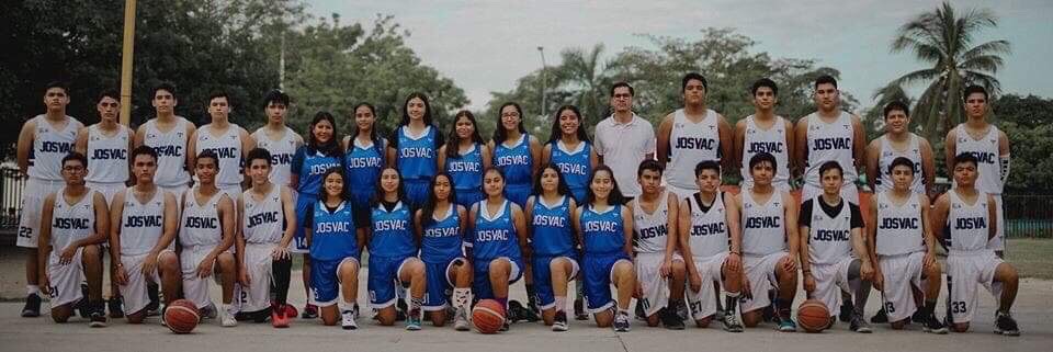 Presentación de los nuevos uniformes del equipo de basketball