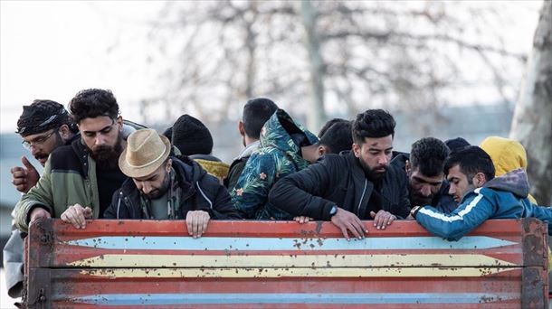 Muere un migrante por disparos desde Grecia al intentar entrar desde Turquía