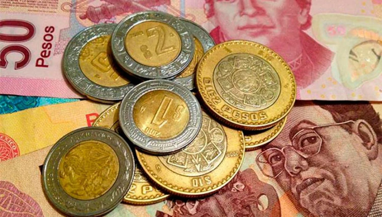 El peso mexicano sufrió su peor caída frente al dólar en seis meses