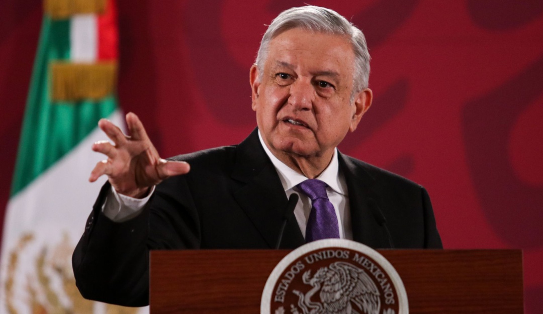 Descarta AMLO cambio de estrategia en combate a violencia de género