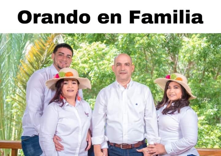 ORANDO EN FAMILIA