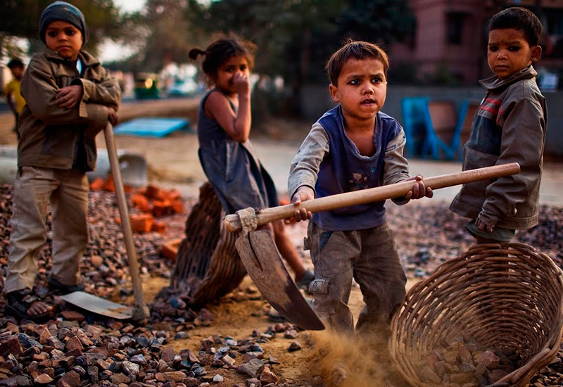 El convenio que protege a los niños de las peores formas de trabajo recibe ratificación universal