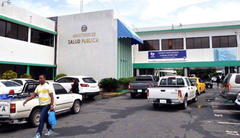 Advierten daños a salud por humo sale de vertedero Santo Domingo