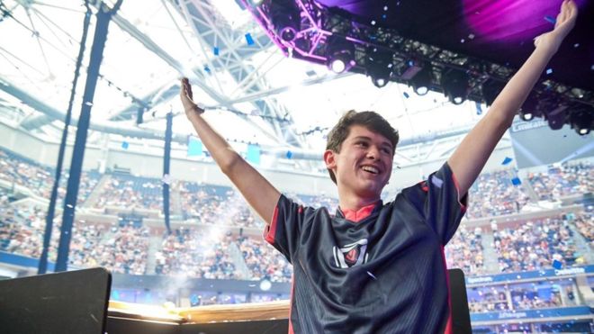 Fortnite: un adolescente de 16 años se embolsa US$3 millones al vencer en el Mundial del famoso videojuego.