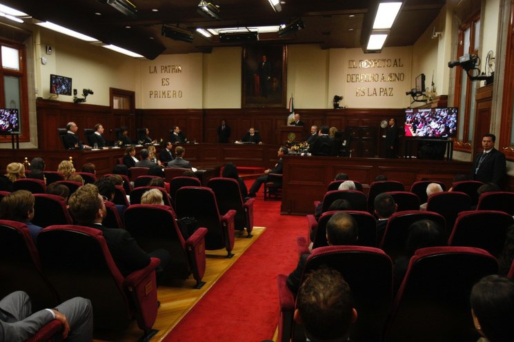 LICENCIA POR MATERNIDAD NO SERÁ MENOR A SEIS SEMANAS, ORDENA SCJN