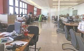 Empresas deciden recortan sueldos y suspenden a su personal