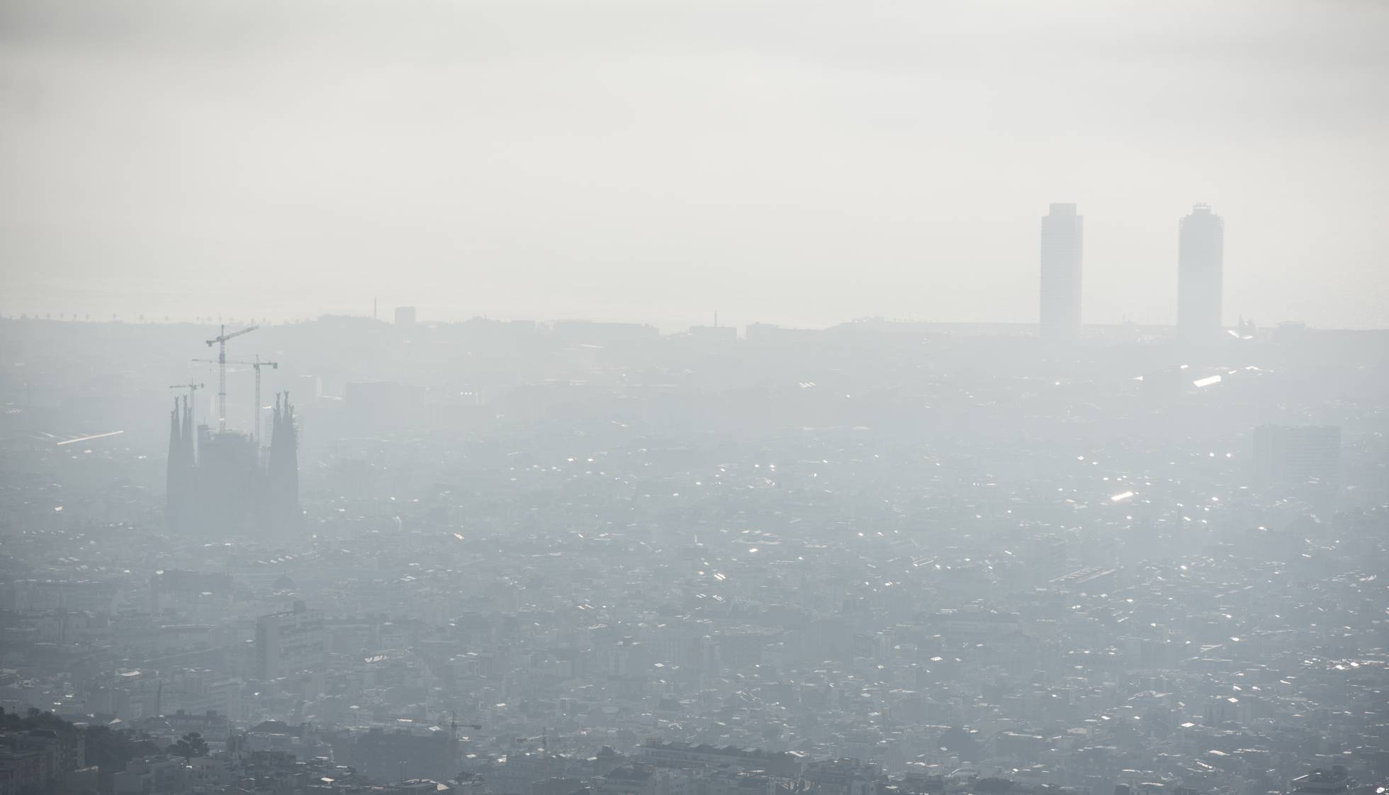 LA CONTAMINACIÓN SE ESTANCA SOBRE BARCELONA