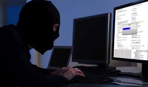 Roban la identidad de una menor en internet y escriben frases ofensivas