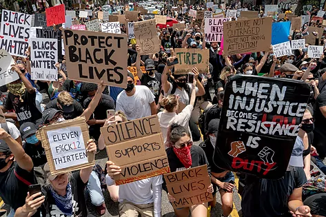 Los Ángeles se suma a la paz en su marcha más multitudinaria contra el racismo