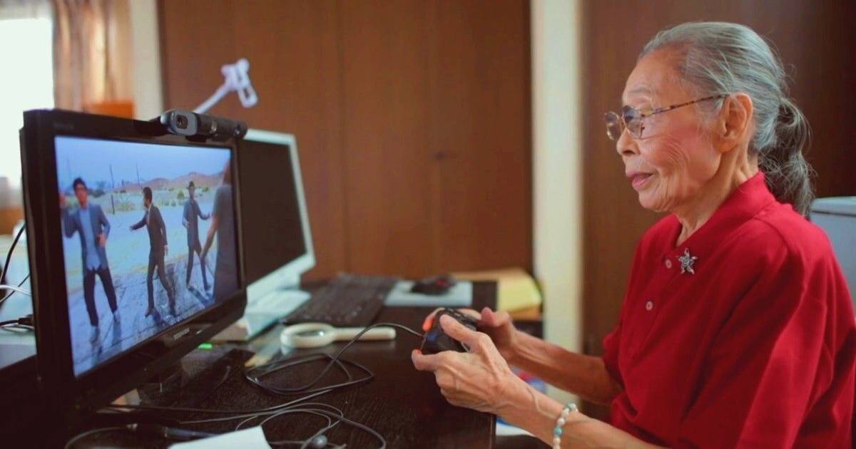 Una anciana de 90 años obtiene el récord a la 'youtuber gamer' más mayor: 