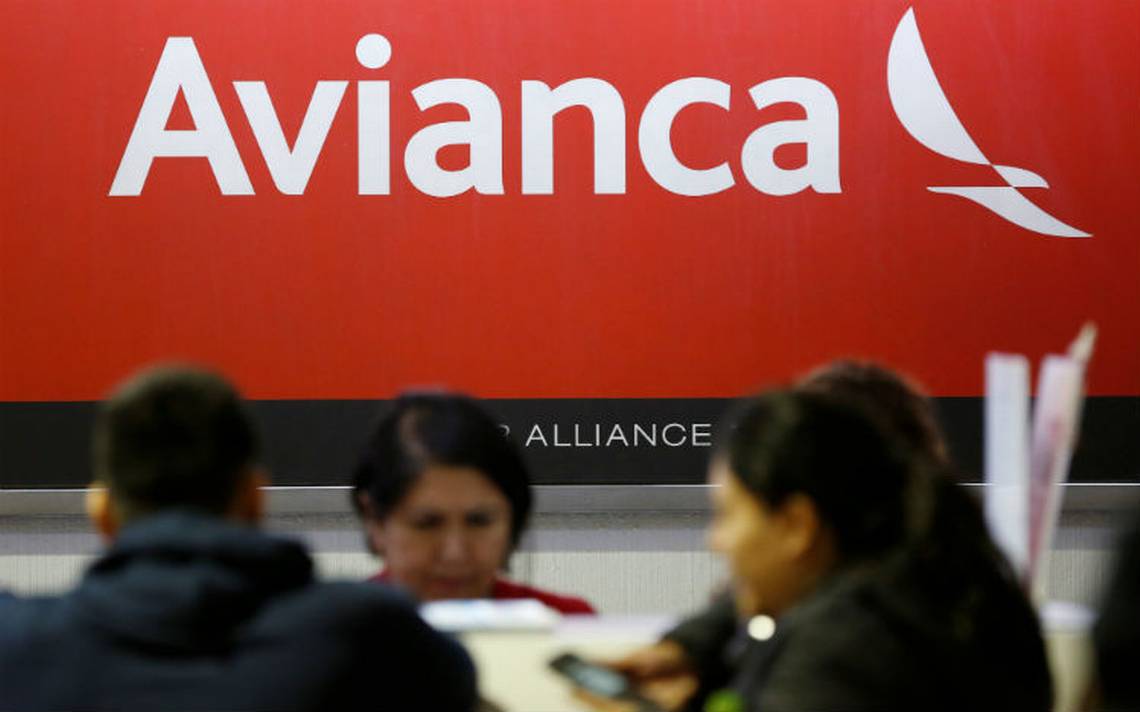 México y El Salvador discuten por vuelo con supuestos infectados con coronavirus.