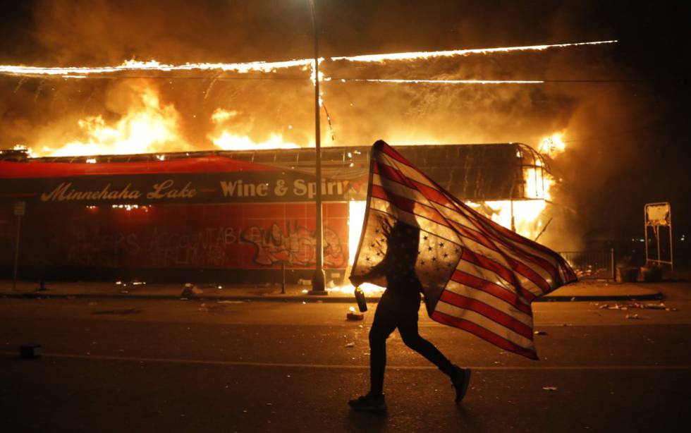 Arde Estados Unidos y arden las redes