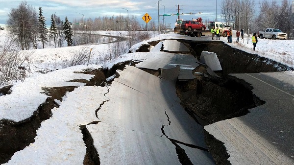 Sismo en Alaska de magnitud preliminar 7,8; cancelan alerta de tsunami