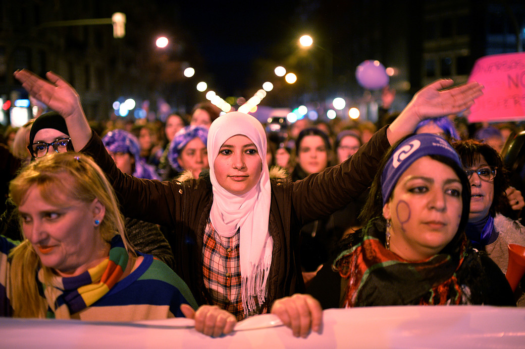 Una valiente lucha por los derechos de las mujeres hace frente a políticas opresivas y sexistas.