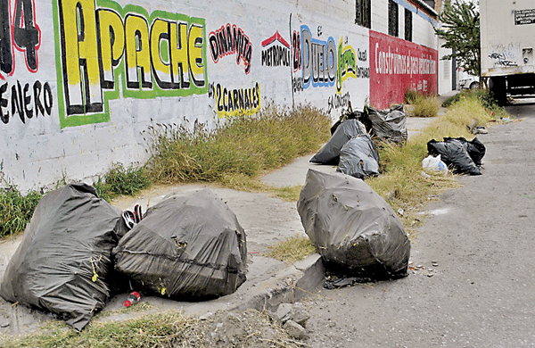 Calles de Irapuato llenas de basura