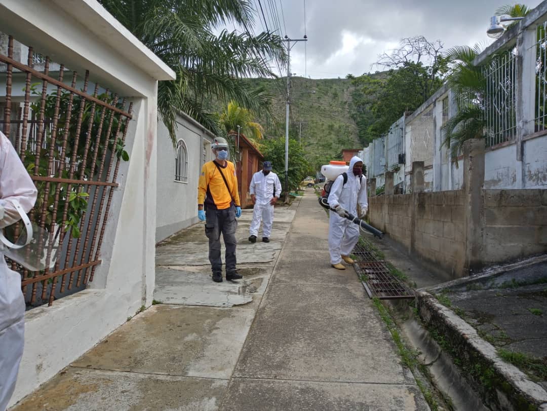 LA ALCALDIA BOLIVARIANA DEL MUNICIPIO ZAMORA REALIZA JORNADA DE DESINFECCION EN EL TOQUITO.