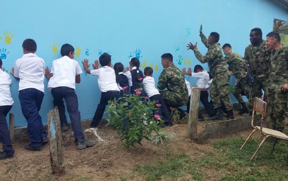 El manizaleño que hace paz a través de pintar murales