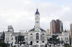 Organizaciones políticas y sociales intentaron tomar el Palacio Municipal de La Plata