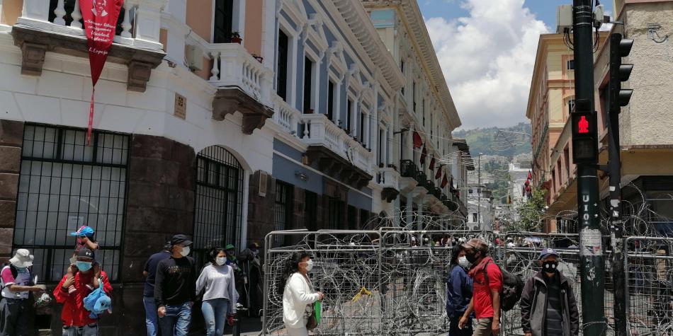 Niñas colombianas engañadas por redes acabaron deambulando en Quito