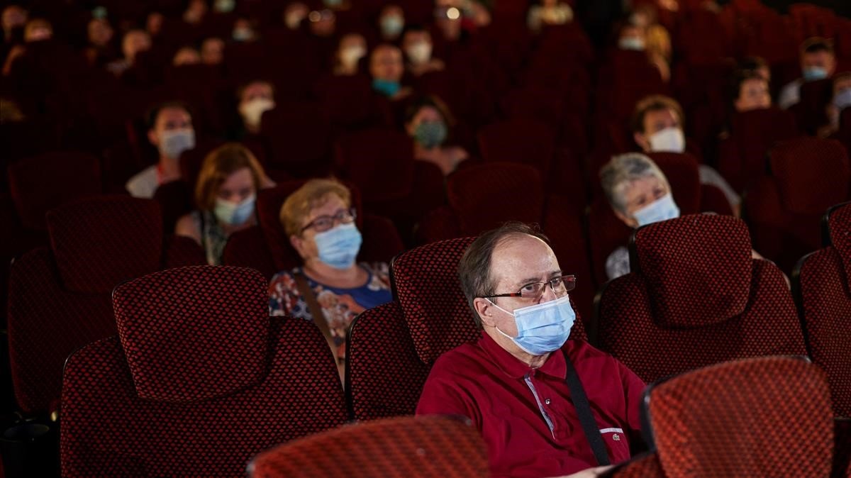 Rentar cines: la búsqueda de cadenas de salas cinematográficas para evitar la ruina