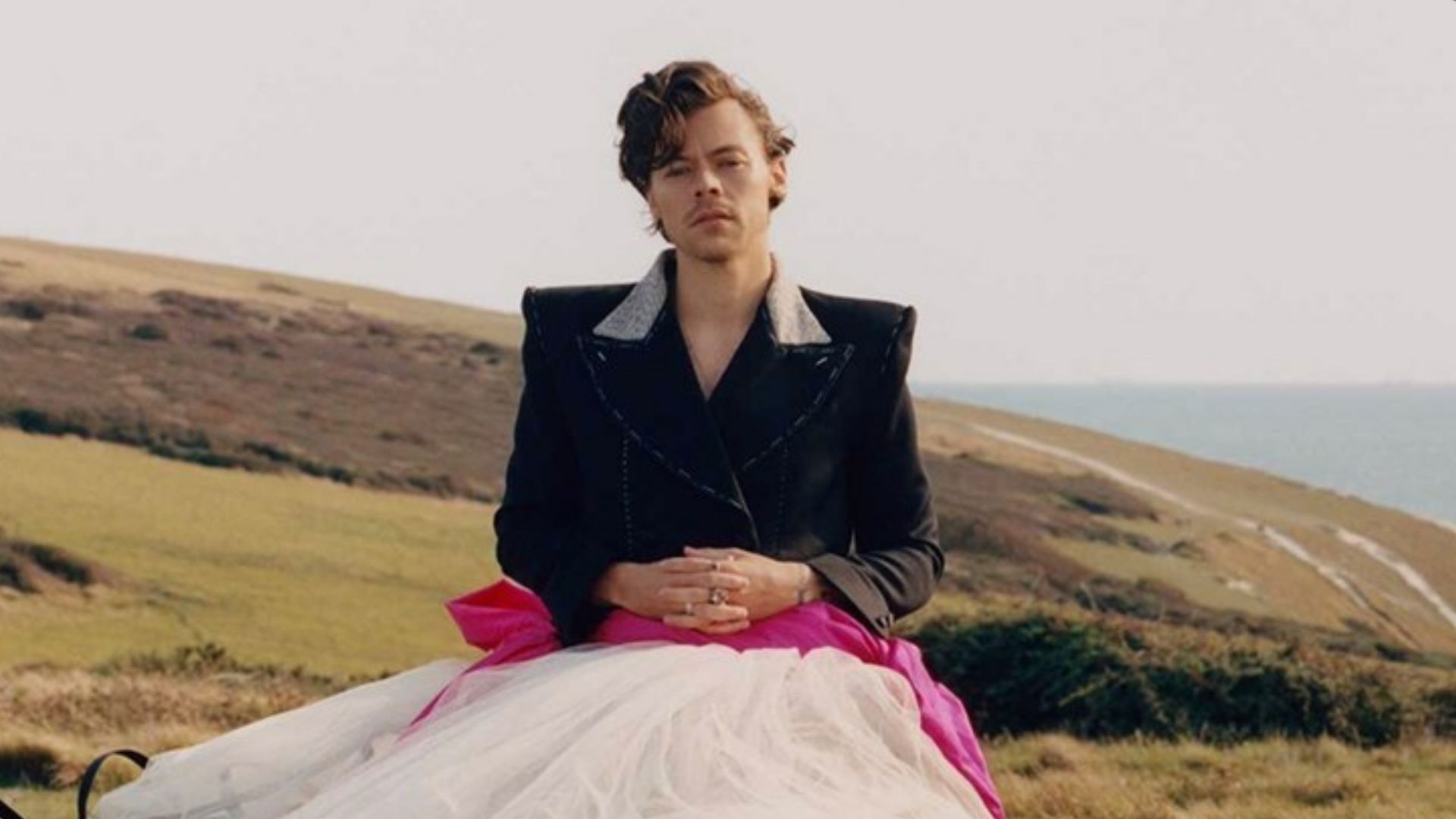Harry Styles es el décimo hombre que está en la portada de 'Vogue'.