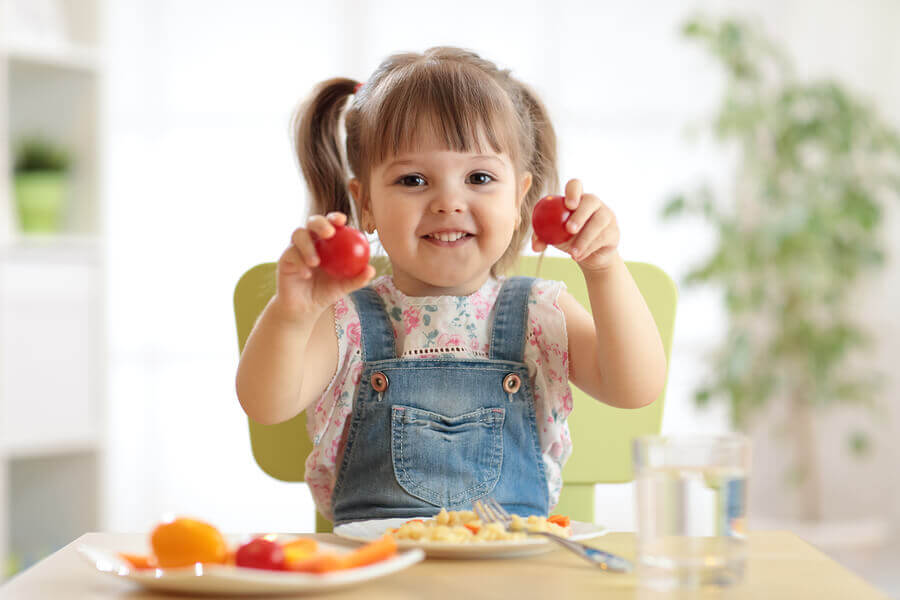 Nutrición Infantil: ¿Cómo evitar el bajo peso u obesidad en nuestros niños?