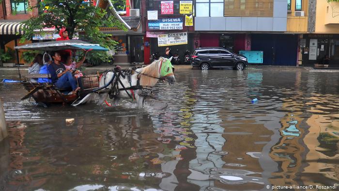 International News. Extreme Floods Cause Deaths