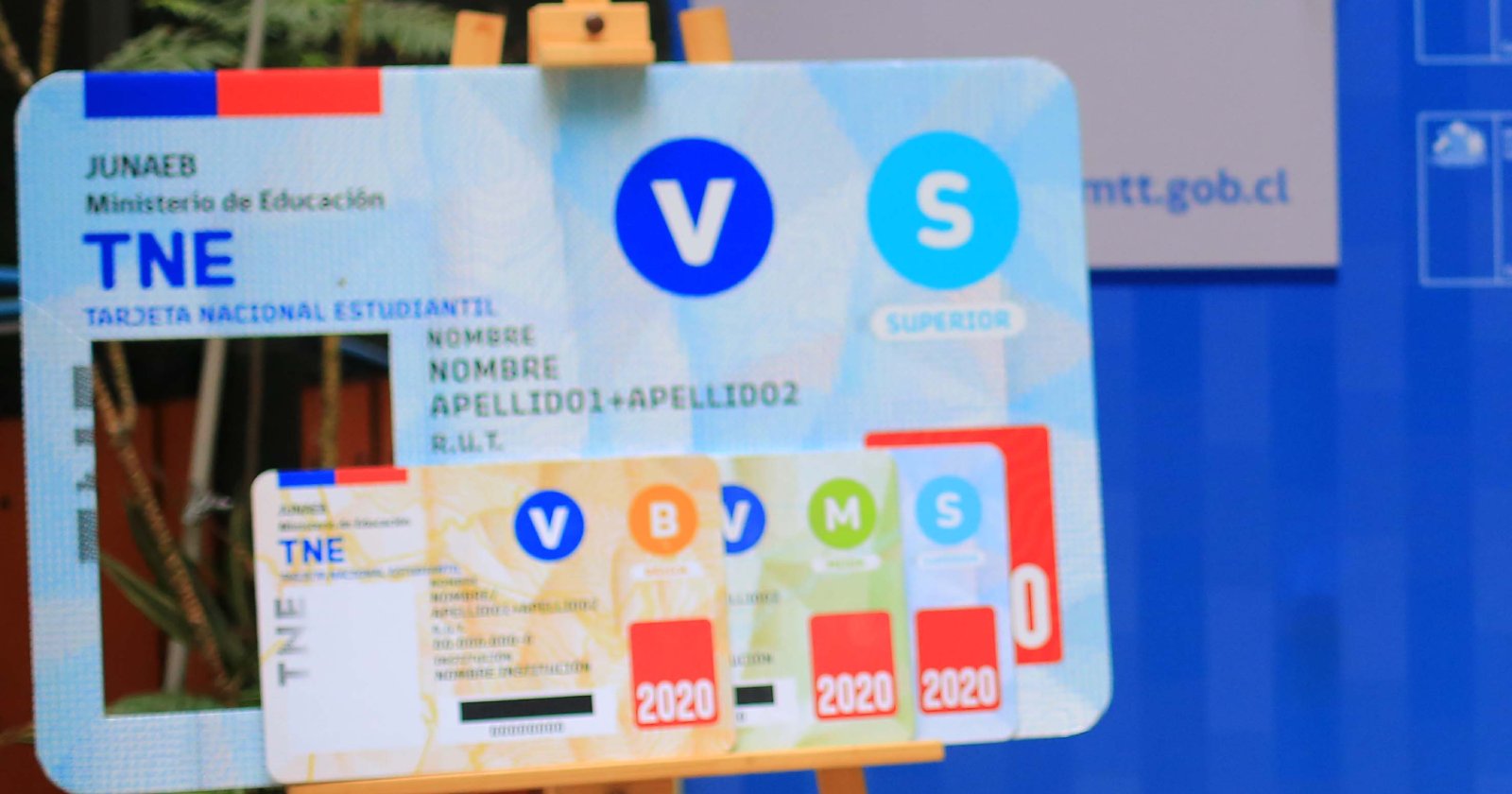 JUNAEB anunció que ya está disponible el portal para sacarse la foto para la nueva tarjeta nacional estudiantil