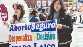 Mega marcha en la ciudad de Puebla en contra del aborto.